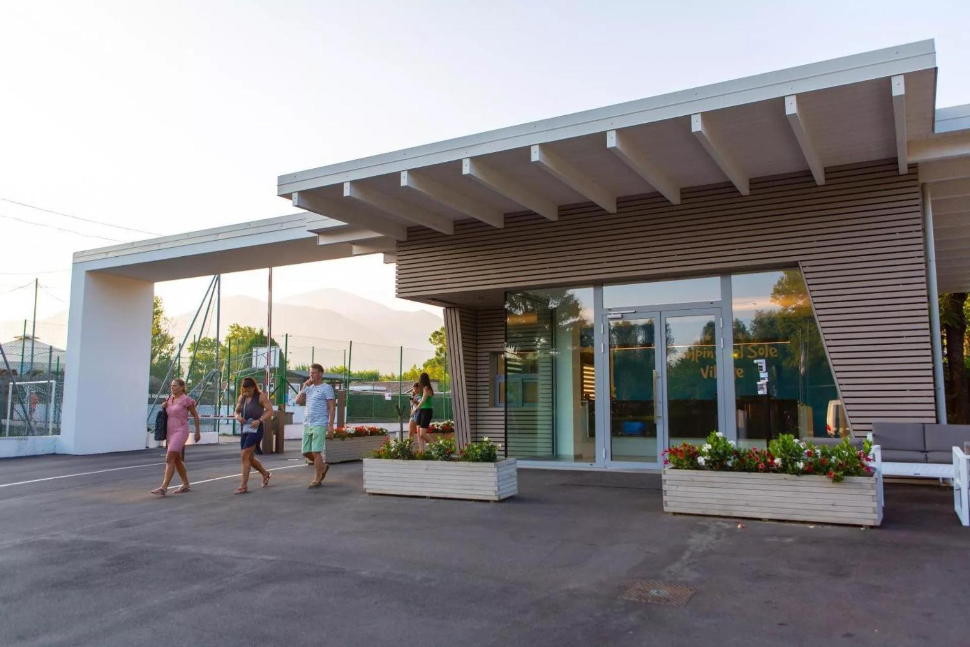 Estivo Premium Deluxe Mobile Homes On Camping Del Sole Village Iseo Extérieur photo