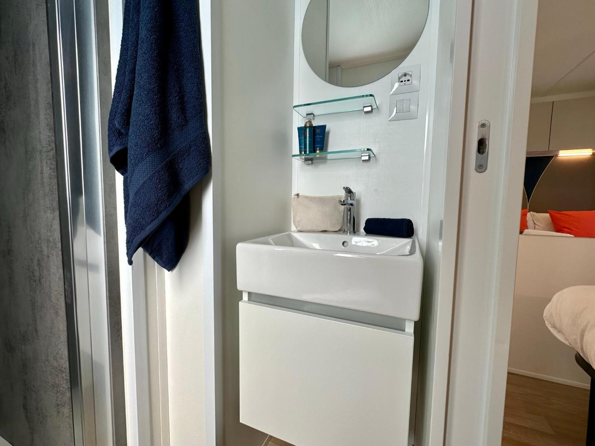 Estivo Premium Deluxe Mobile Homes On Camping Del Sole Village Iseo Extérieur photo