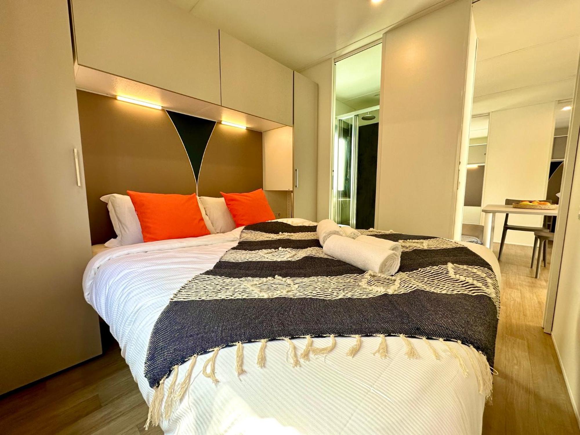 Estivo Premium Deluxe Mobile Homes On Camping Del Sole Village Iseo Extérieur photo