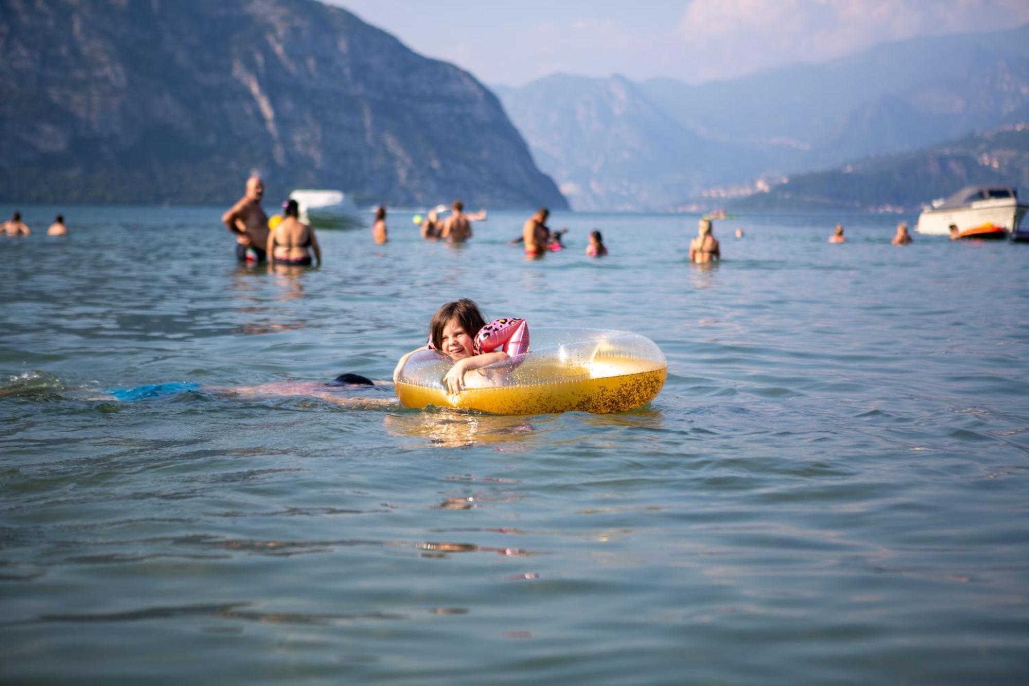 Estivo Premium Deluxe Mobile Homes On Camping Del Sole Village Iseo Extérieur photo