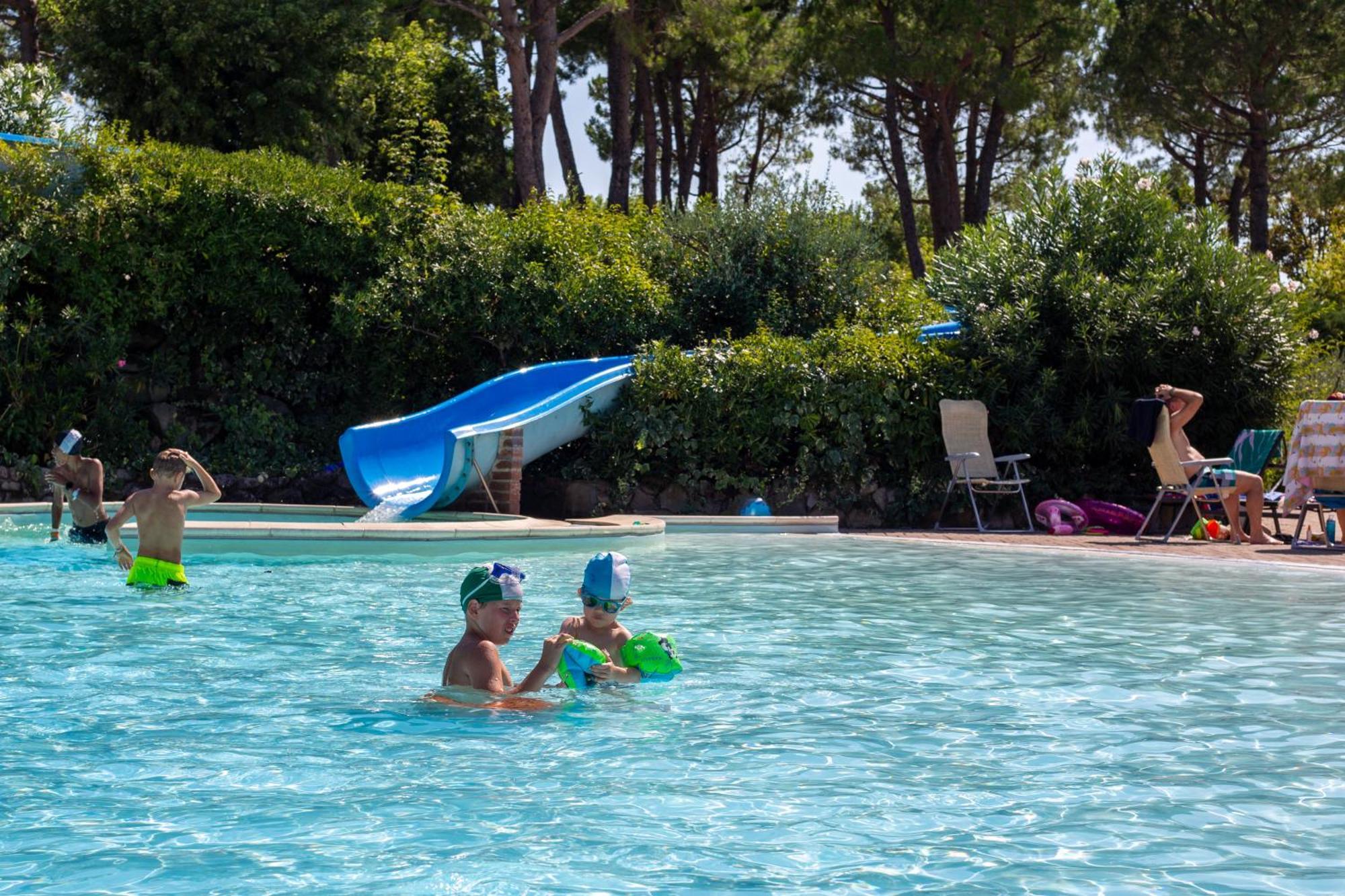 Estivo Premium Deluxe Mobile Homes On Camping Del Sole Village Iseo Extérieur photo